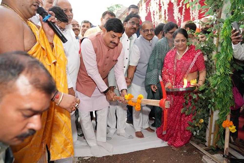 भगवान  शीतलनाथ स्वामी के दर्शन-पूजन कर नवीन उपाश्रय भवन निर्माण के लिए किया भूमि-पूजन