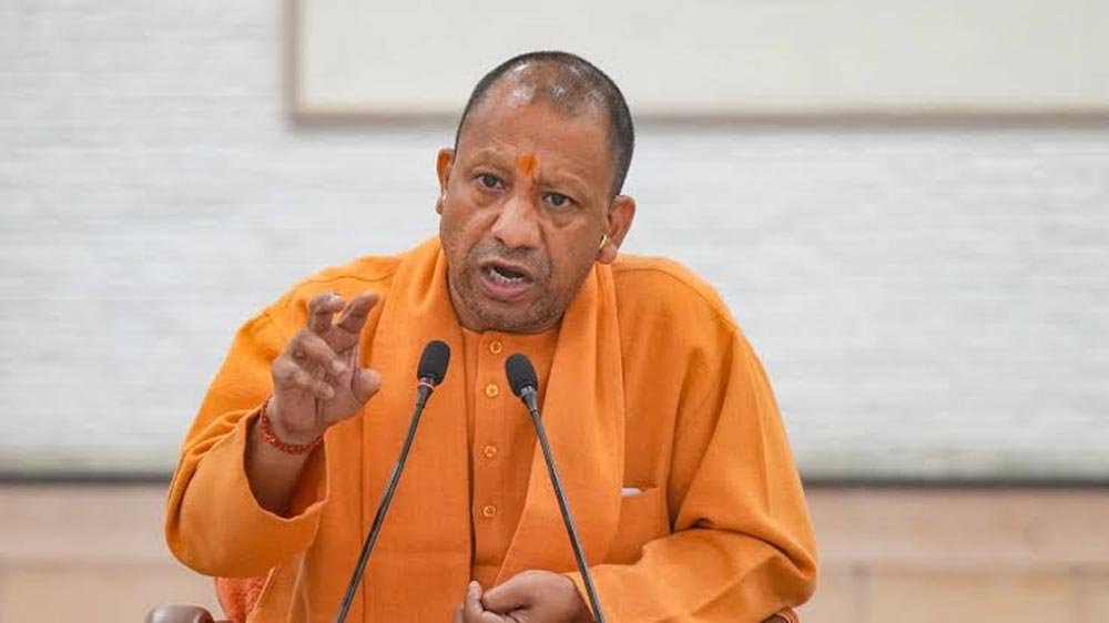 नोएडा जमीन घोटाला: वरिष्ठ PCS अधिकारी हरीश चंद्र बर्खास्त, सामने आई बड़ी गड़बड़ी