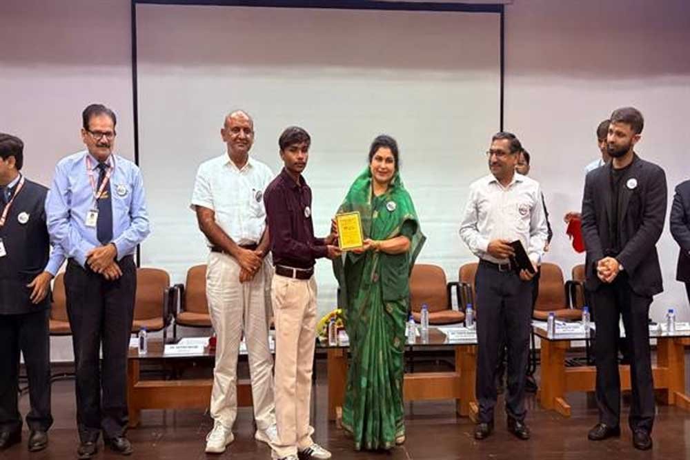 सफलता की पहली सीढ़ी है मजबूत संकल्प, राज्यमंत्री गौर ने बढ़ाया उत्साह