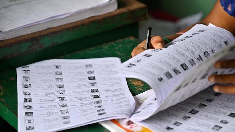 1-5 फार्म-6 वाले बूथों पर विशेष निगरानी, युवा मतदाताओं के पंजीकरण में तेजी के निर्देश