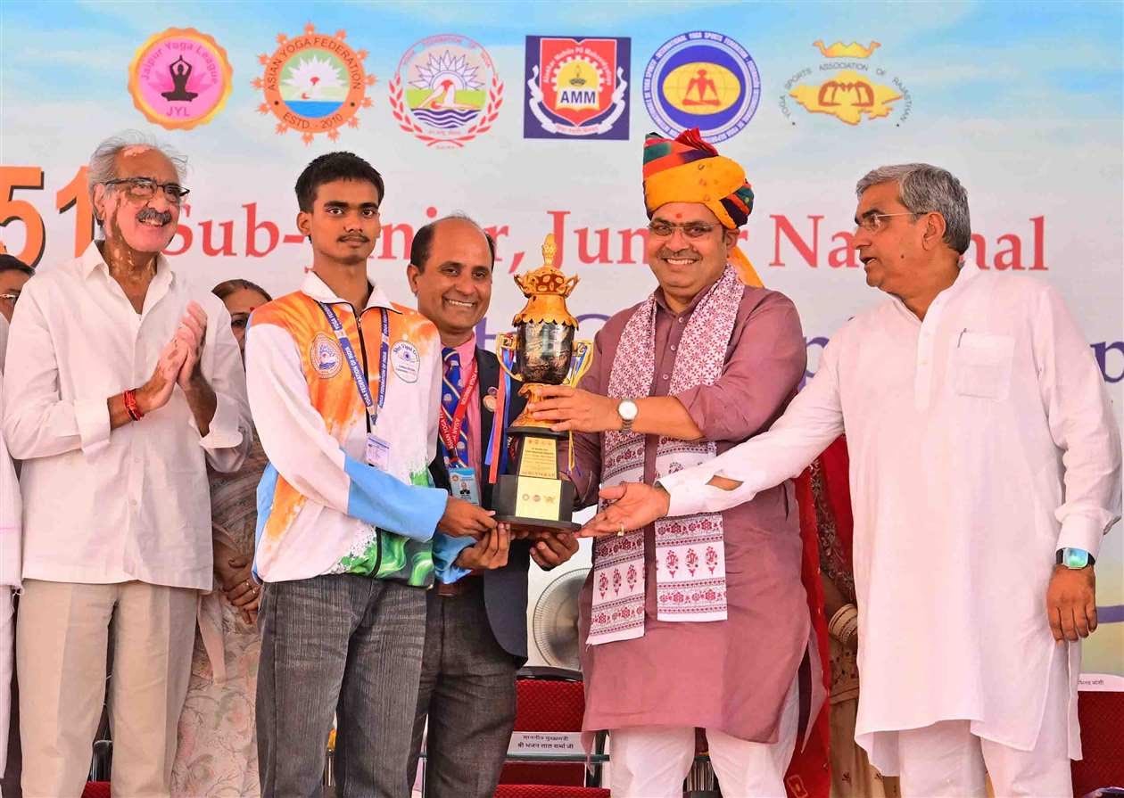 योग से मानव कल्याण और स्वस्थ समाज का संदेश, खेलों के बुनियादी ढांचे को मजबूत करने पर राजस्थान सरकार का फोकस