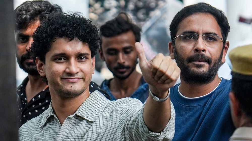 सौरव दास-अशुतोष रांका फिर लिए गए हिरासत में, दिल्ली में पुलिस की कार्रवाई