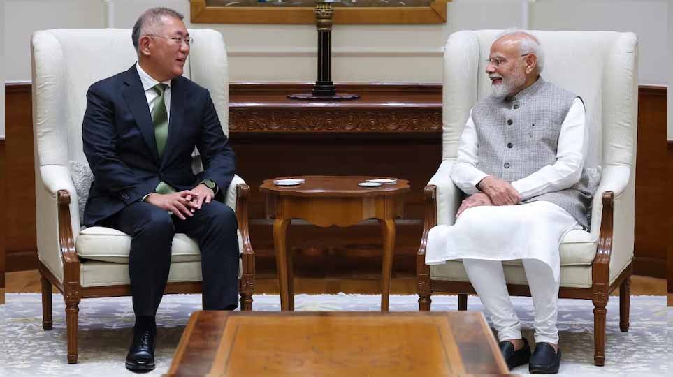 PM मोदी से मिले Hyundai चेयरमैन ईइसुन चुंग, भारत में भारी निवेश से ऑटो सेक्टर को मिलेगी रफ्तार