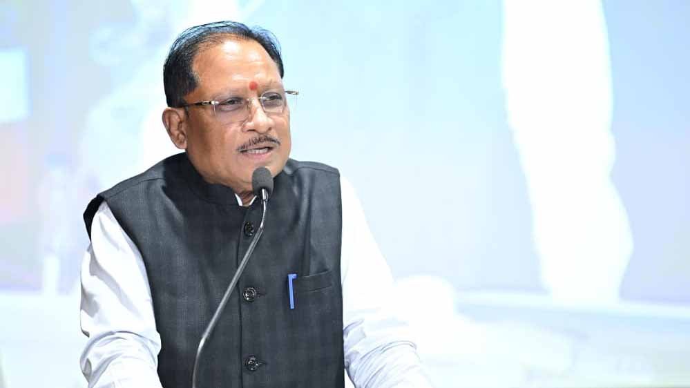 नवा रायपुर अटल नगर विकास प्राधिकरण के नवनियुक्त उप अभियंताओं को मुख्यमंत्री ने सौंपे नियुक्ति पत्र