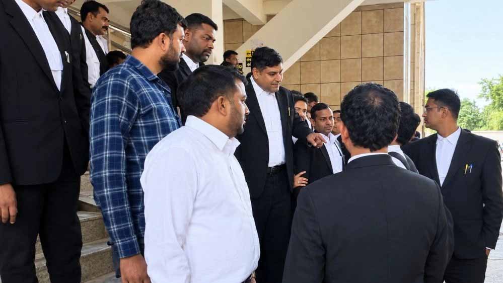 रायबरेली कोर्ट में फर्जी वकीलों की एंट्री पर रोक, बार एसोसिएशन ने जारी की चेतावनी