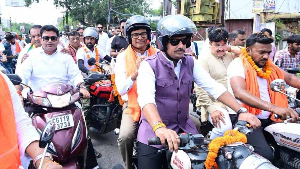 वडनगर से वाराणसी तक सेवा यात्रा का जांजगीर में स्वागत, ओपी चौधरी ने बढ़ाया युवाओं का उत्साह