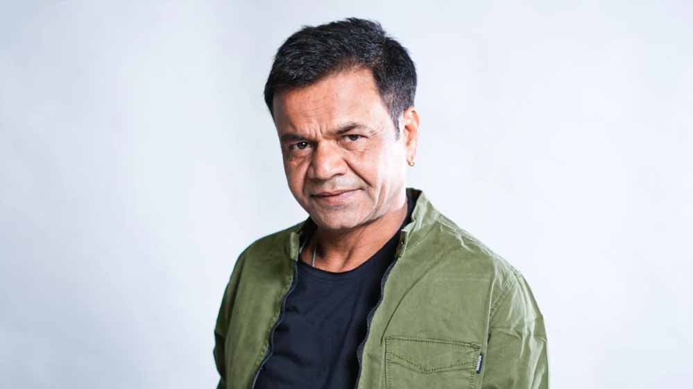 Rajpal Yadav Legal Trouble: महू कोर्ट पहुंचा मामला, राजपाल यादव के खिलाफ जमानती वारंट जारी
