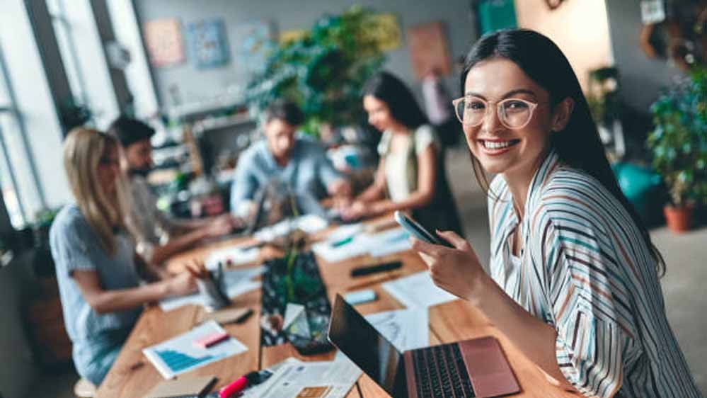 टेक सेक्टर में नौकरियों की बंपर वापसी, 1.23 लाख वैकेंसी; फ्रेशर्स के लिए बढ़ी चिंता