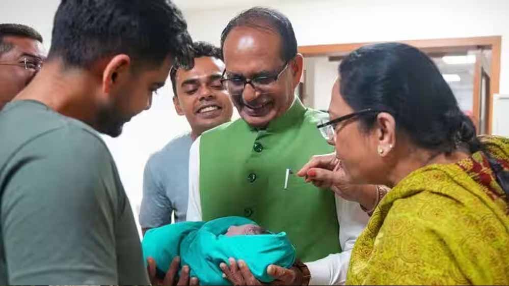 शिवराज सिंह चौहान के घर आई खुशियां, बेटे कुणाल-रिद्धि के घर जन्मा बेटा; पोते का नाम ‘अहान’