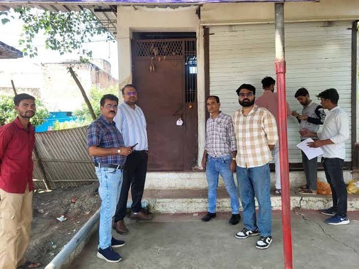 क्लिनिक और पैथोलॉजी सेंटरों पर हेल्थ टीम की छापेमारी, तीन संचालकों को नोटिस जारी