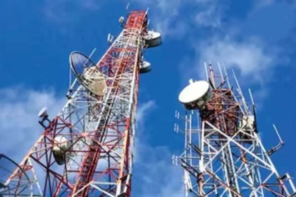 CG हाईकोर्ट का बड़ा फैसला, टावर लगाने वाली कंपनी को ब्लैकलिस्ट करने का आदेश रद्द