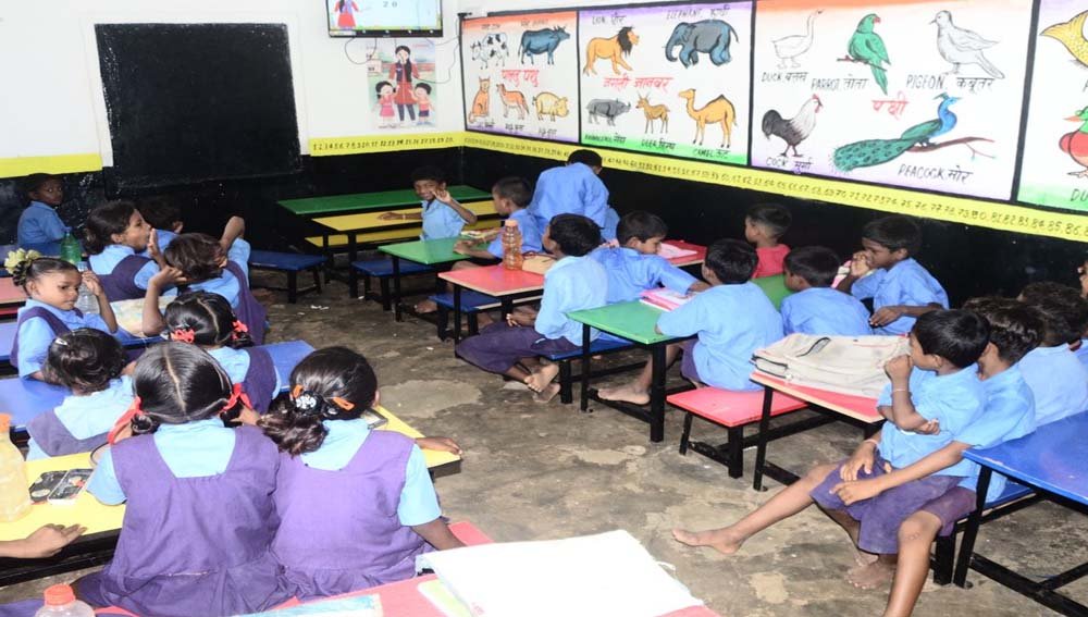 Bilaspur के स्कूलों में निरीक्षण के दौरान गड़बड़ी उजागर, मध्यान्ह भोजन पर उठे सवाल