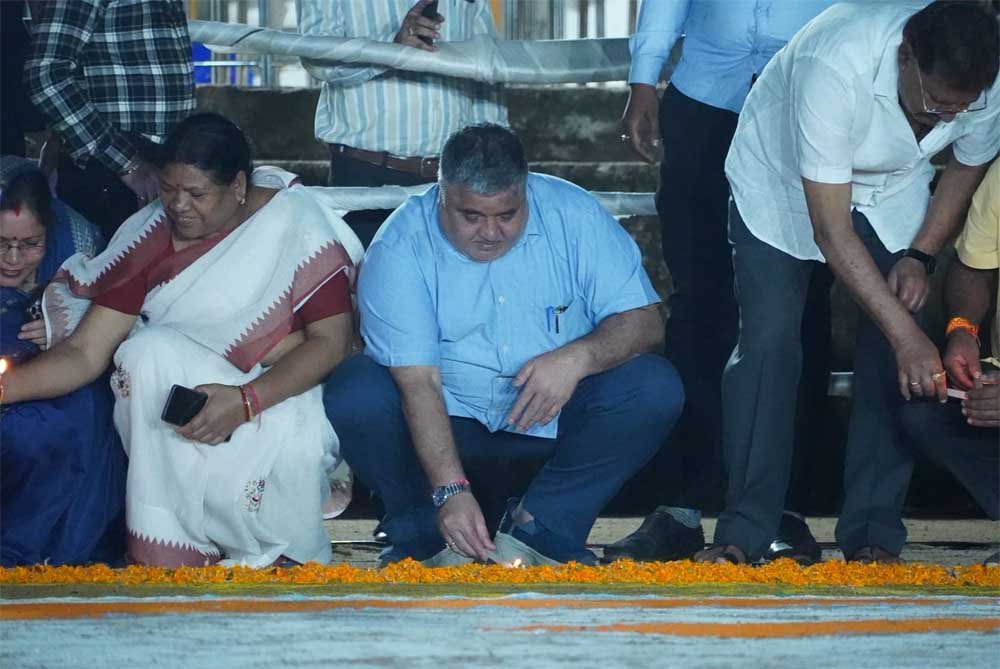 रंगों और दीपों में दिखी डिजिटल भारत की तस्वीर, कनेक्टिविटी से ई-गवर्नेंस और पर्यावरण संरक्षण तक का संदेश