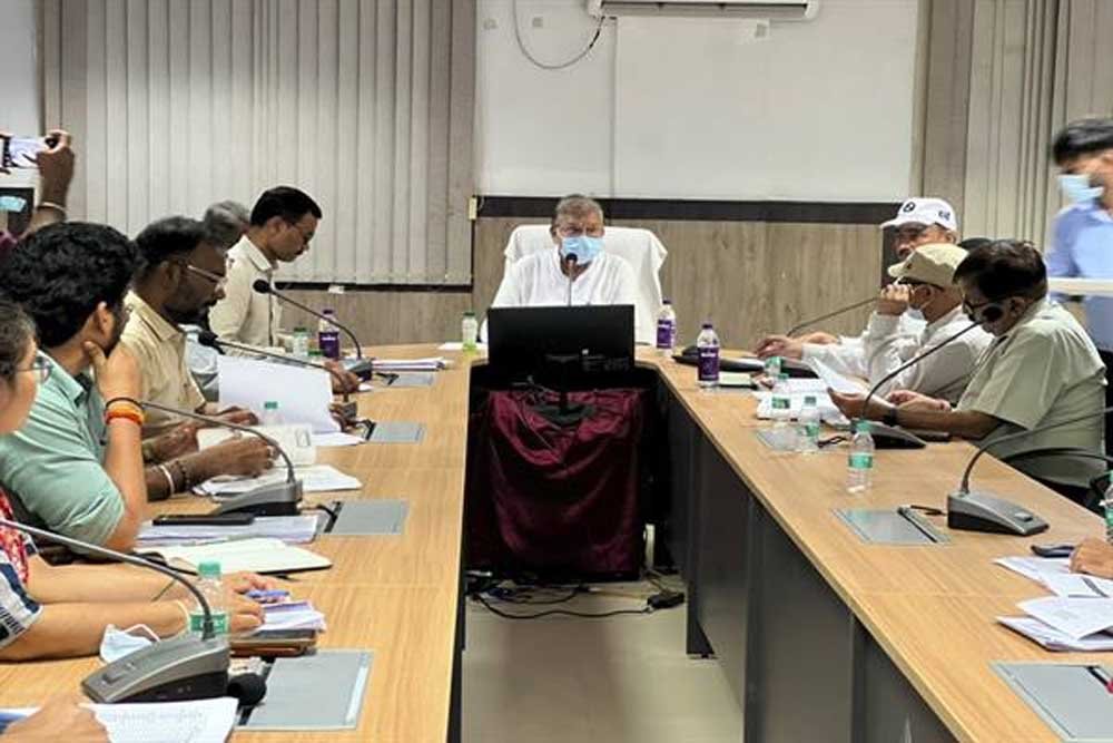 उपभोक्ताओं को निर्बाध विद्युत आपूर्ति और सरल, सुगम विद्युत सेवाएं उपलब्ध कराएं : ऊर्जा मंत्री  तोमर