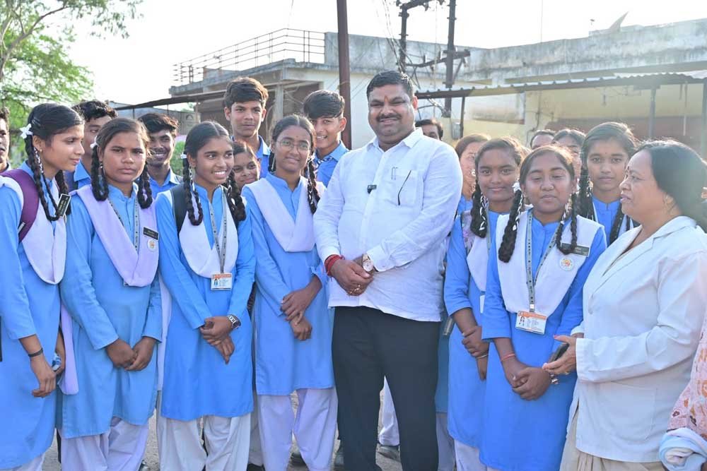 स्वामी आत्मानंद स्कूल सेलूद में बनेगा साइकिल स्टैंड, बाउंड्रीवाल और वॉलीबॉल ग्राउंड