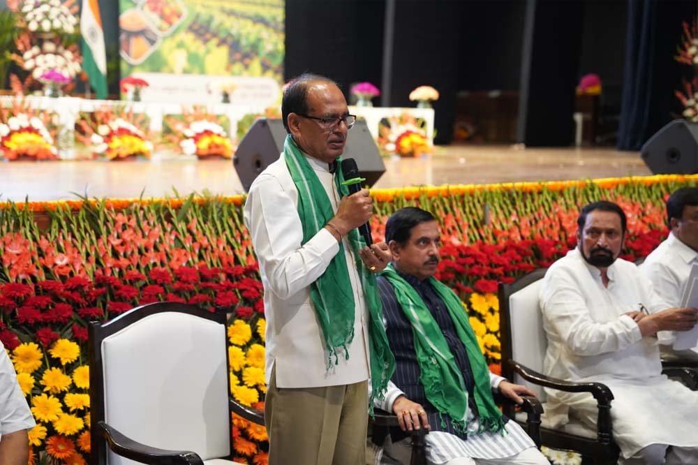 गन्ना रिकवरी से भुगतान तक के विवाद सुलझाएगी कमेटी, शिवराज सिंह चौहान ने दिए निर्देश