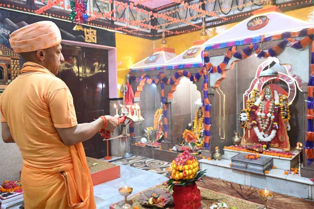 पहले दिन हुई माता आदिशक्ति के शैलपुत्री स्वरूप की हुई आराधना